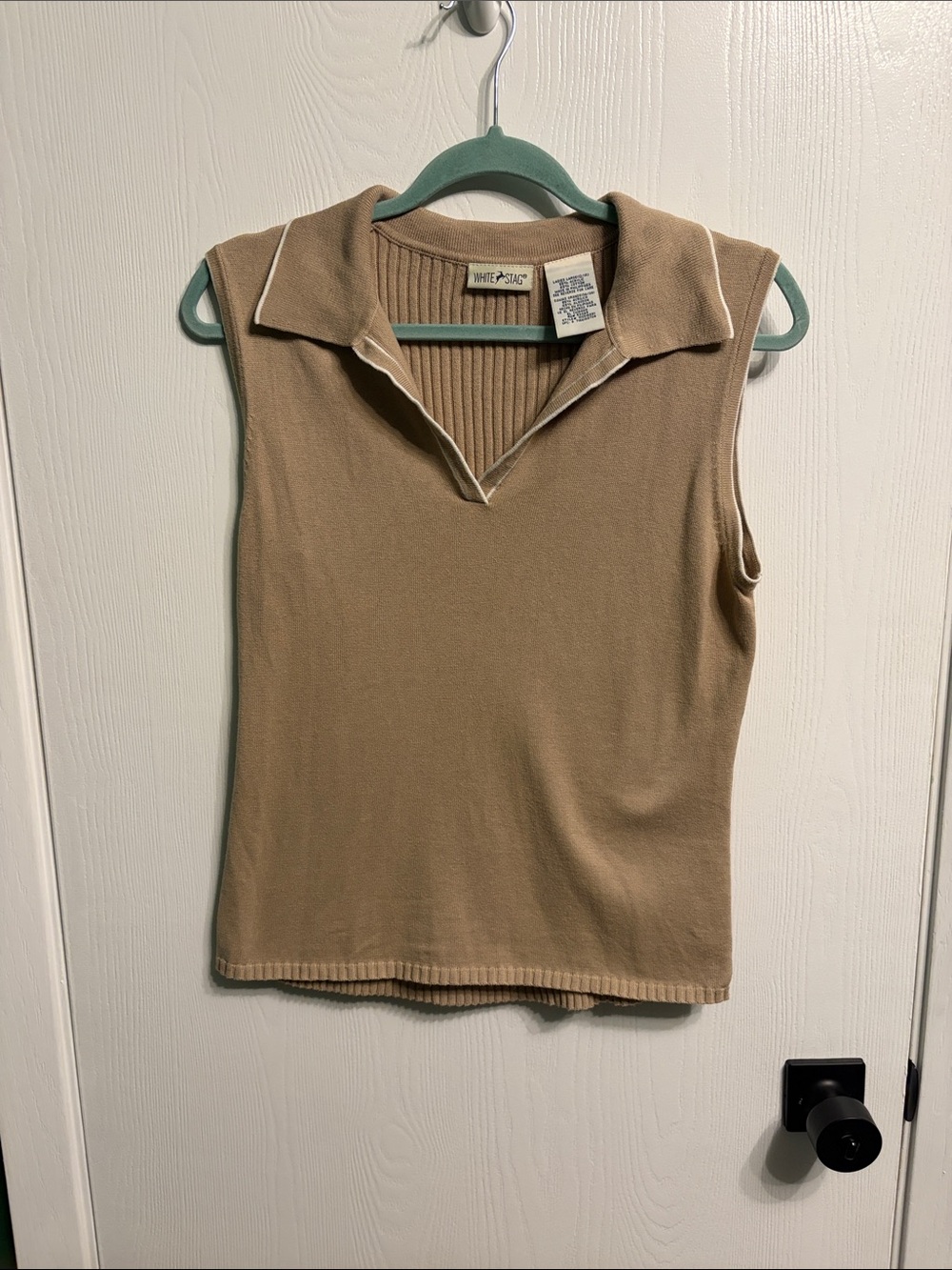 Women’s White Stag Sleeveless Polo Tank Top in Camel Contrast Trim size 12/14
